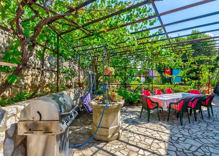 Near In 54969 شقة تْسْغيكفانِتْسا