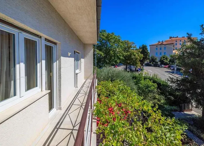 Apartment Near In 54969